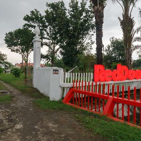 Reddoorz Syariah Near Suzuya Mall Banda Aceh 2 Geutieue Экстерьер фото