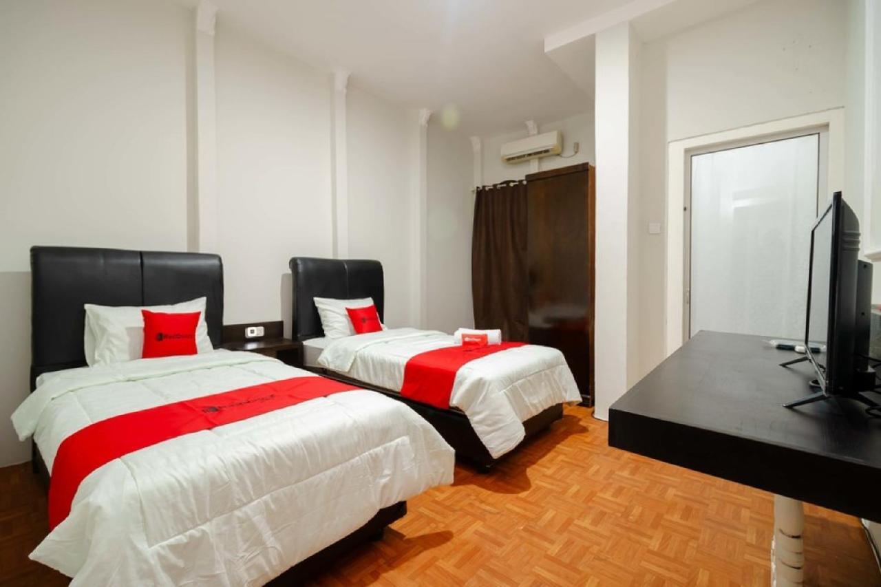 Reddoorz Syariah Near Suzuya Mall Banda Aceh 2 Geutieue Экстерьер фото