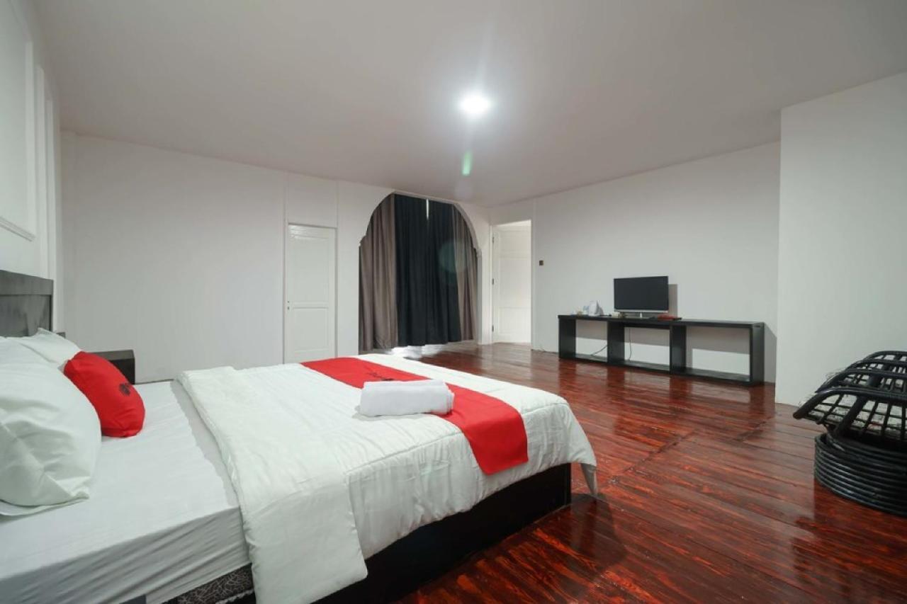 Reddoorz Syariah Near Suzuya Mall Banda Aceh 2 Geutieue Экстерьер фото